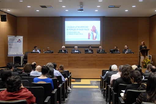 Colóquio debate formação em saúde pública na América-Latina (Foto: Virginia Damas)