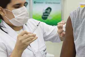 Nota técnica alerta: é preciso melhorar inclusão de dados sobre vacinação no Brasil