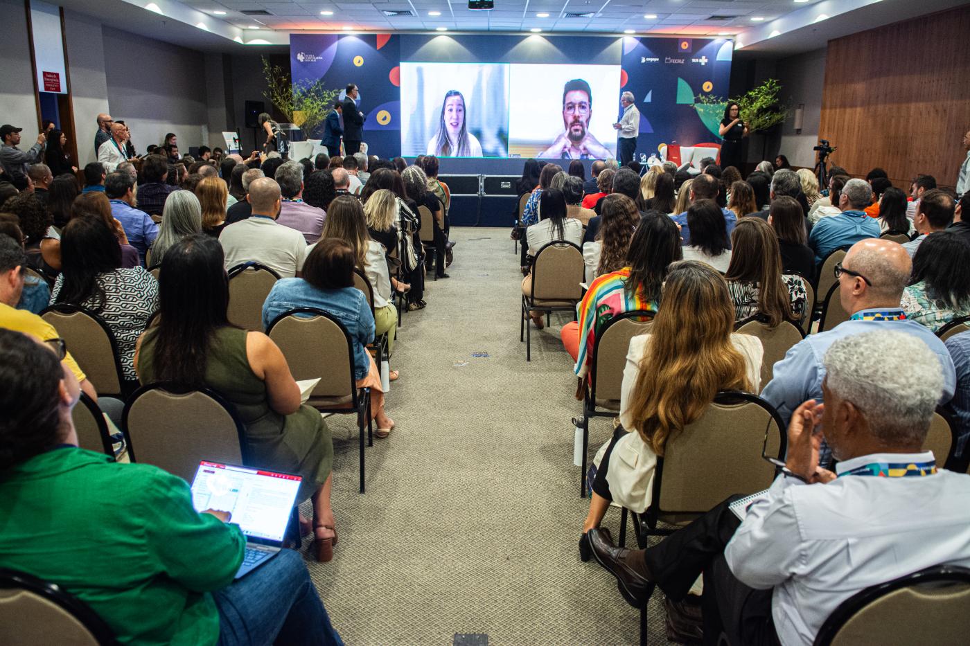 Os filhos de Pedro Barbosa, Diana e Eduardo, participaram da homenagem realizada pelo Memória da Gestão Fiocruz