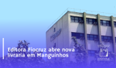 Imagem com fundo azul com foco no prédio da Ensp/Fiocruz