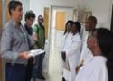 Representantes da Fiocruz reunidos com profissionais de saúde em Angola